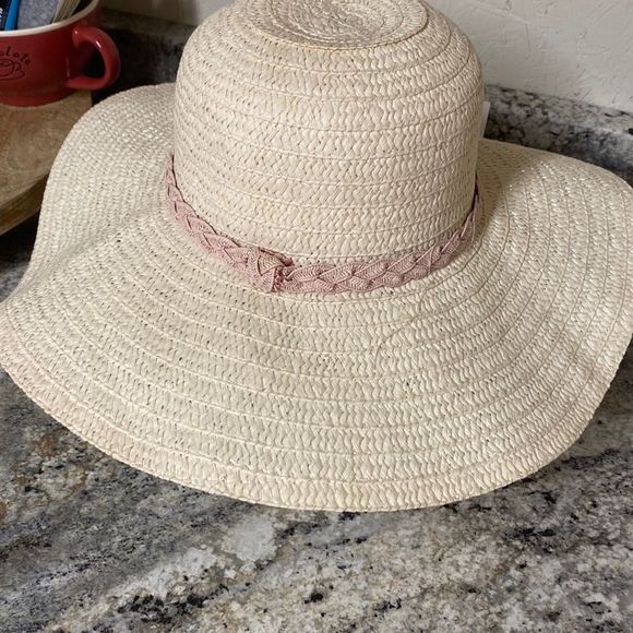 Hat with Pink Band - Picture 1 of 7